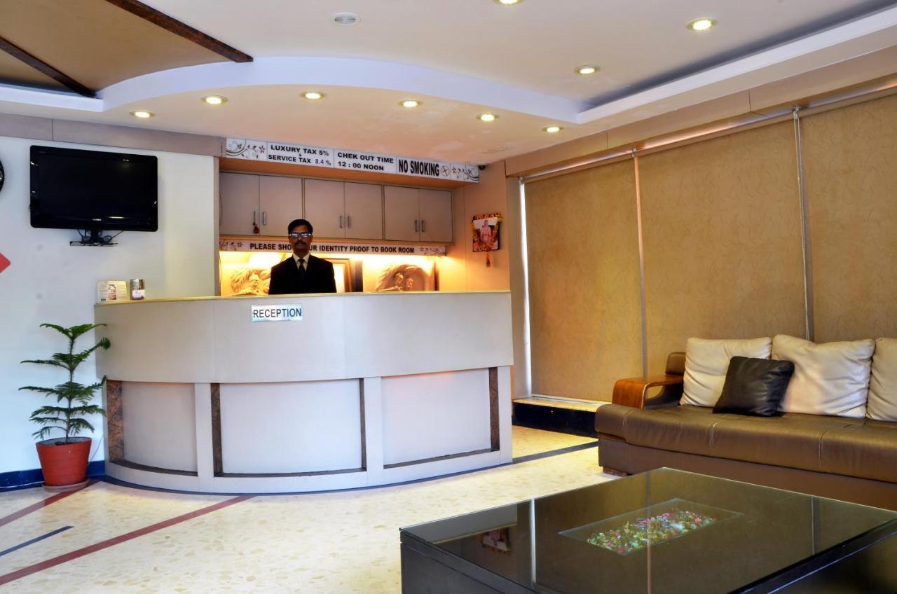 Hotel Bhoomivilas Агра Экстерьер фото