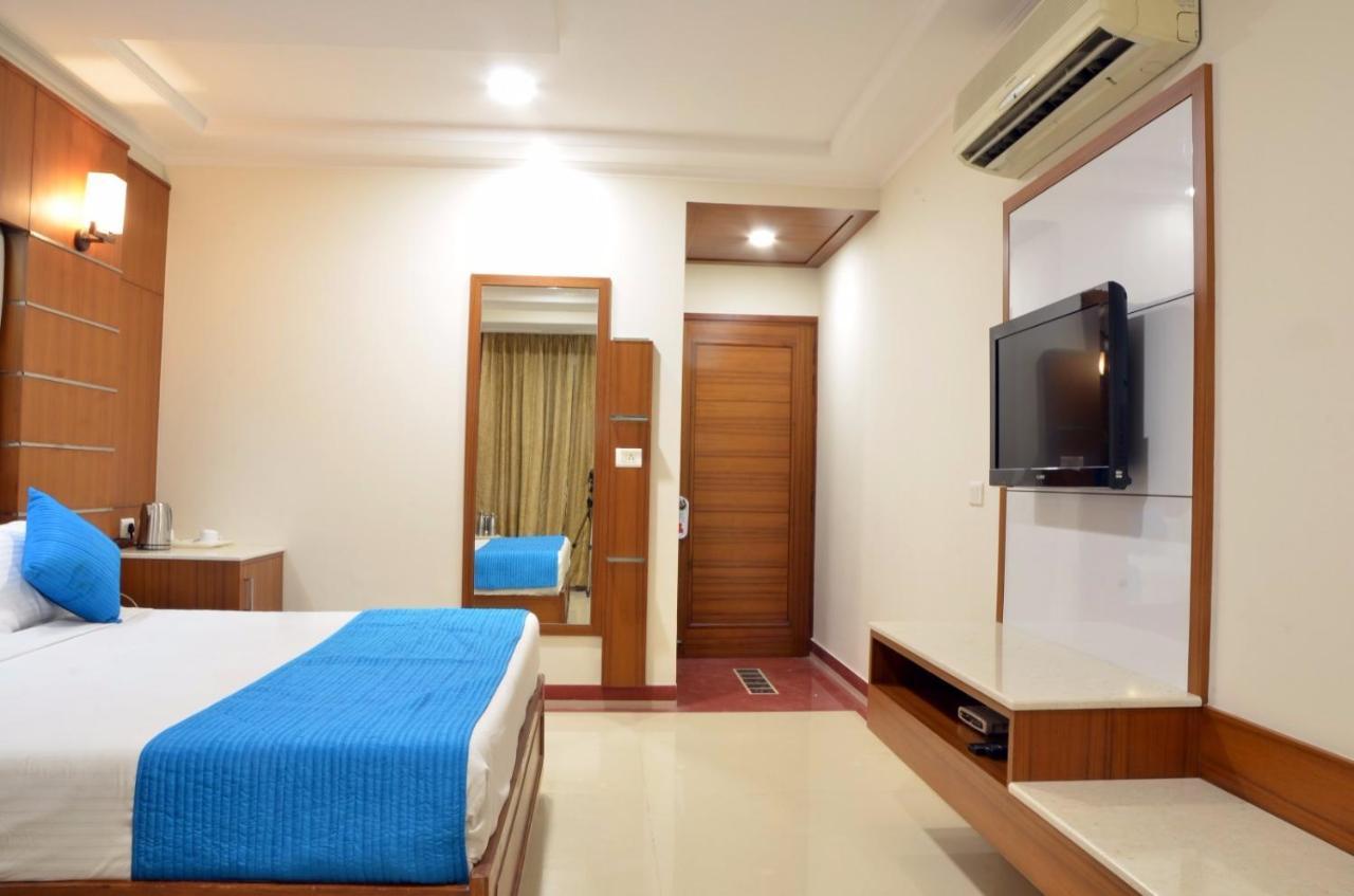 Hotel Bhoomivilas Агра Экстерьер фото