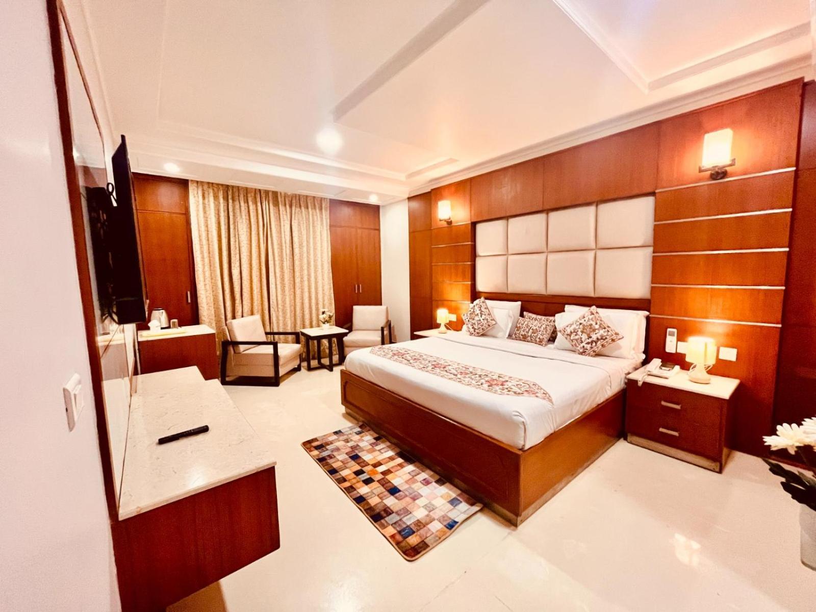 Hotel Bhoomivilas Агра Экстерьер фото